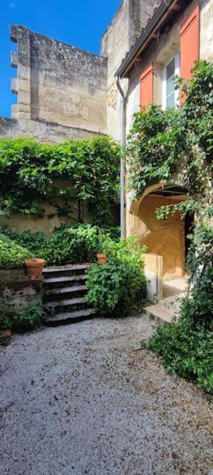 Appartement Avec Son Patio Dans Centre Historique De Bourg Экстерьер фото