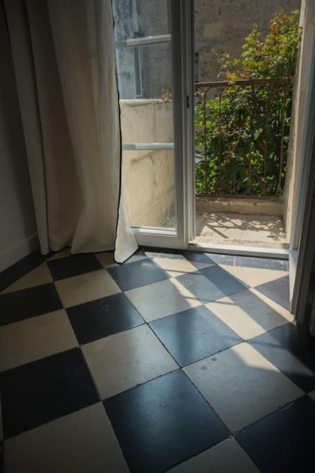 Appartement Avec Son Patio Dans Centre Historique De Bourg Экстерьер фото